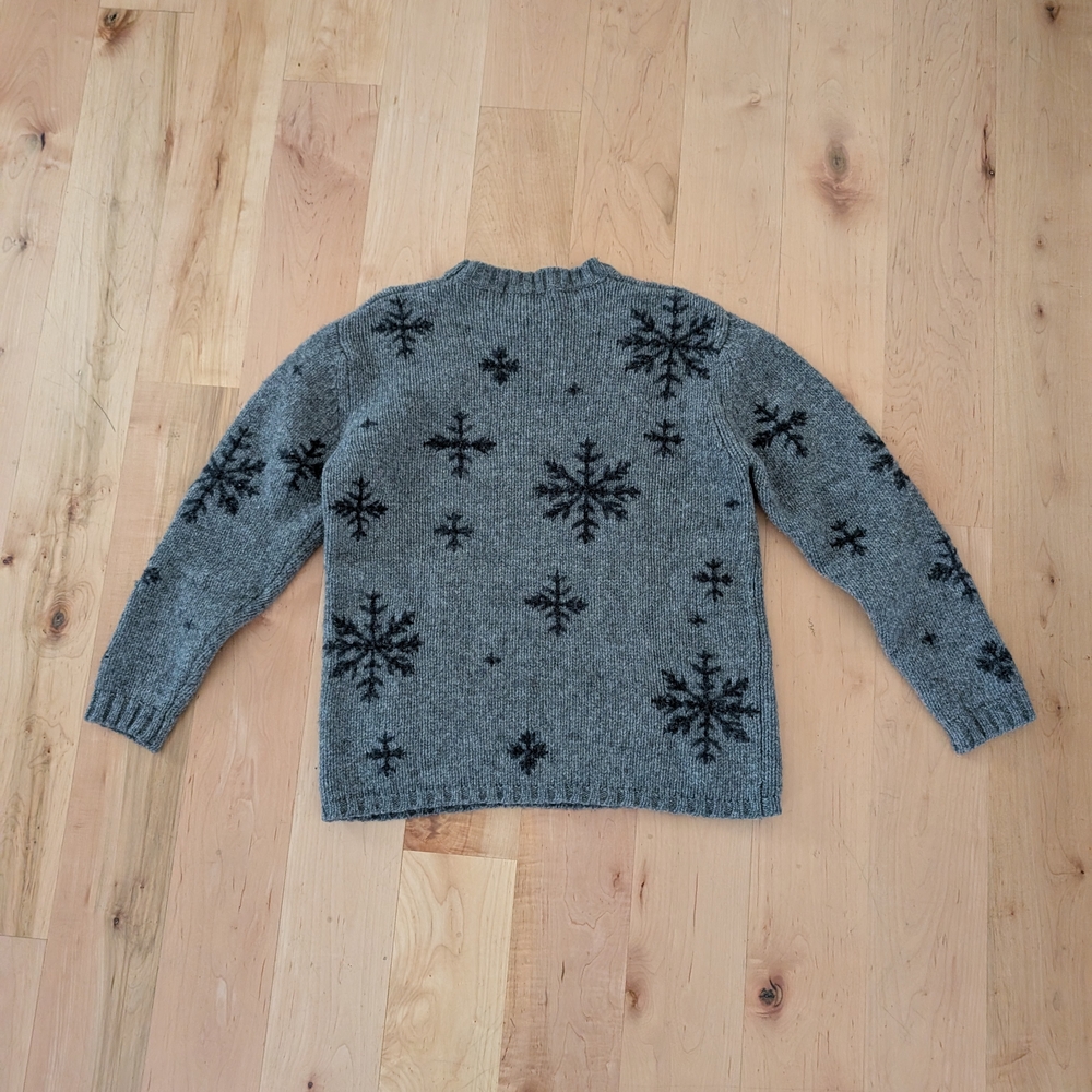 Eddie Bauer Gray Crewneck Sweater with Black Snowflakes - Picture 2 of 9